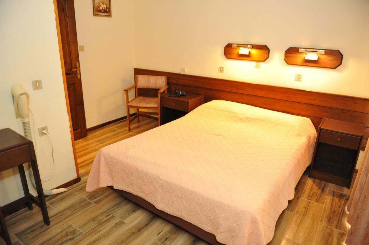 Niki Hotel Apartments Ialysos  Ngoại thất bức ảnh
